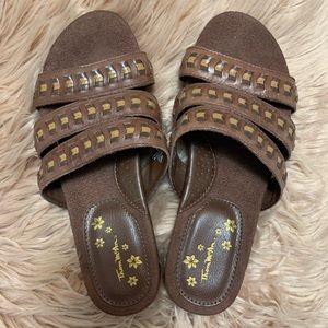 thom mcan flip flops